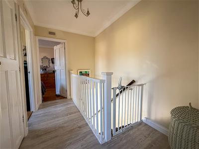 FIRST FLOOR LANDING